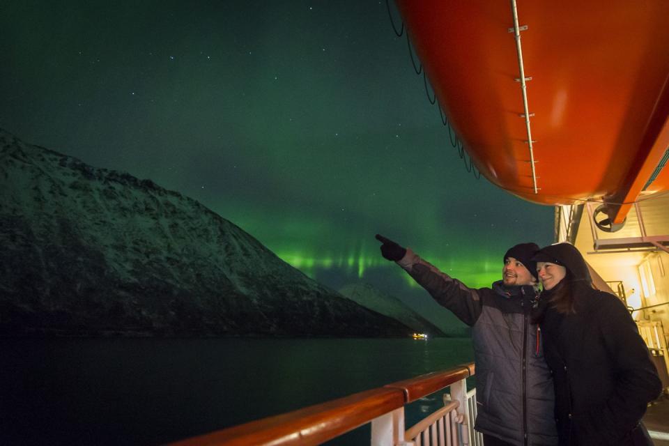 how to see the northern lights