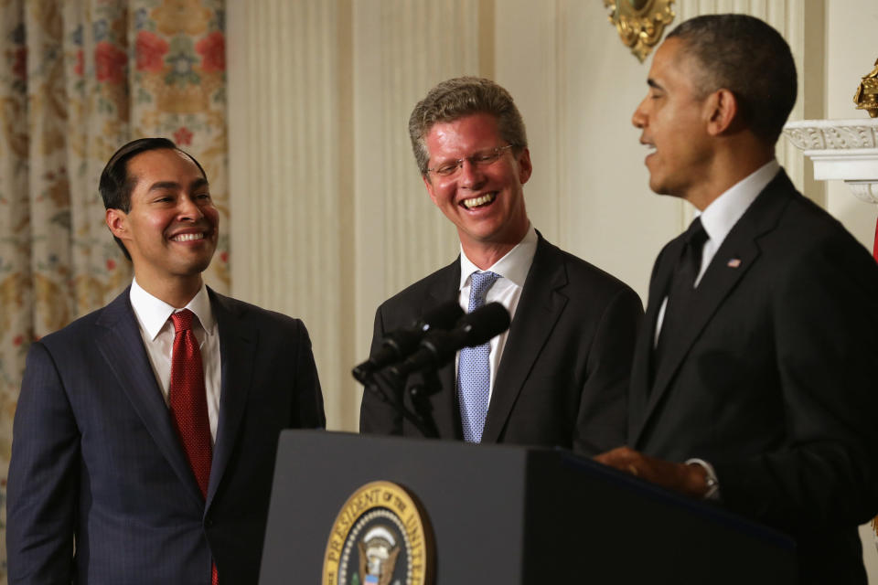 President Barack Obama, right, announces Castro's appointment as HUD secretary alongside Castro, left, and outgoing HUD Secretary Shaun Donovan, center. (Photo: CHIP SOMODEVILLA/GETTY IMAGES)