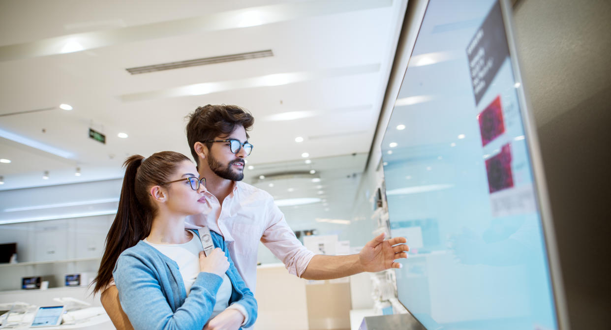 ¿Qué necesitas saber a la hora de comprar un nuevo TV? (Foto: Getty)