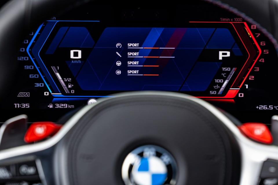 BMW-M專屬的視覺設計與工具選項，清楚地呈現在12.3吋虛擬數位儀錶。