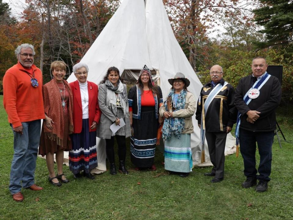 University officials and Indigenous community members attended an apology and commitment ceremony at the MSVU campus on Wednesday. (Mount Saint Vincent University - image credit)