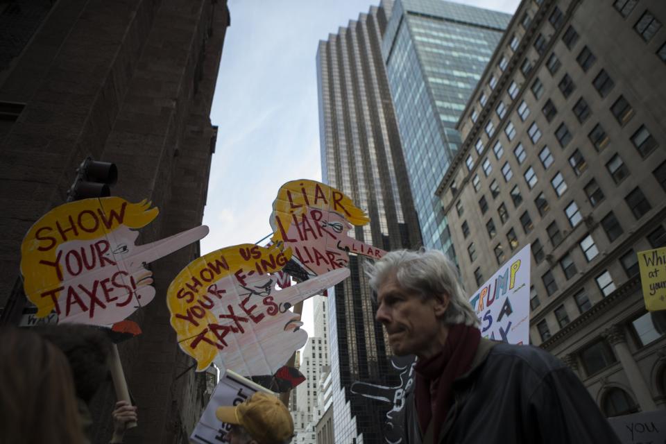 Protestas en Estados Unidos exigen declaración de impuestos de Trump