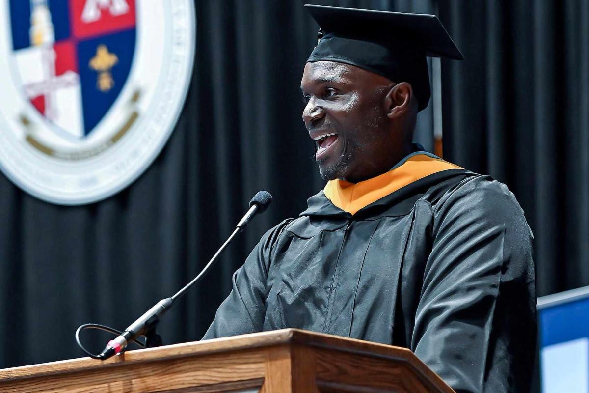 Buccaneers coach Todd Bowles graduates from college, fulfills promise to  late mother