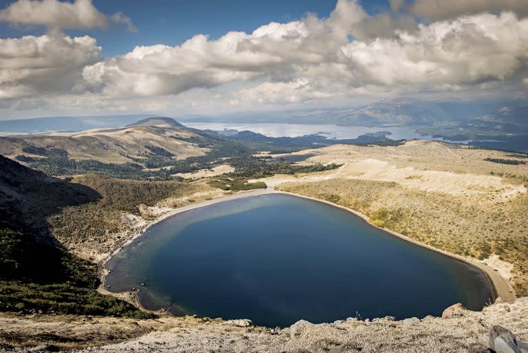 Volcán Batea Mahuida, Villa Pehuenia