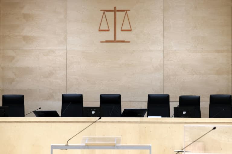 Le symbole de la justice dans uen salle d'audience du Palais de justice de Paris le 2 septembre 2021 - Thomas COEX © 2019 AFP