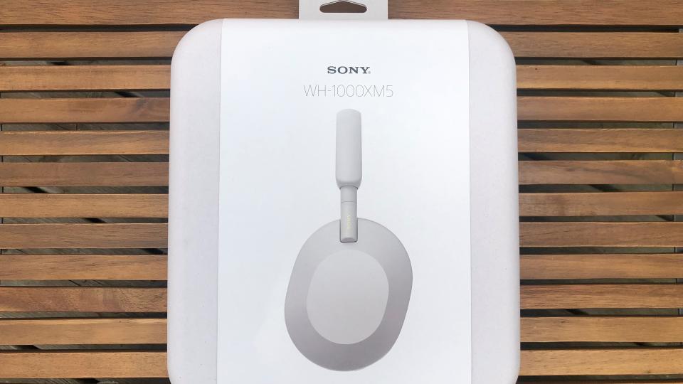 Sony WH-1000XM5 eco packaging