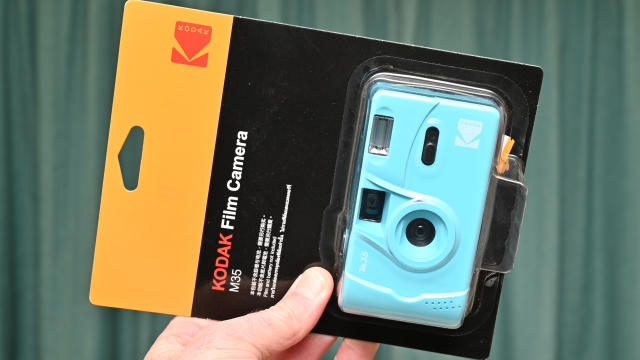 Kodak M35 Re-usable 35mm Camera, Olive Green - Castle Cameras