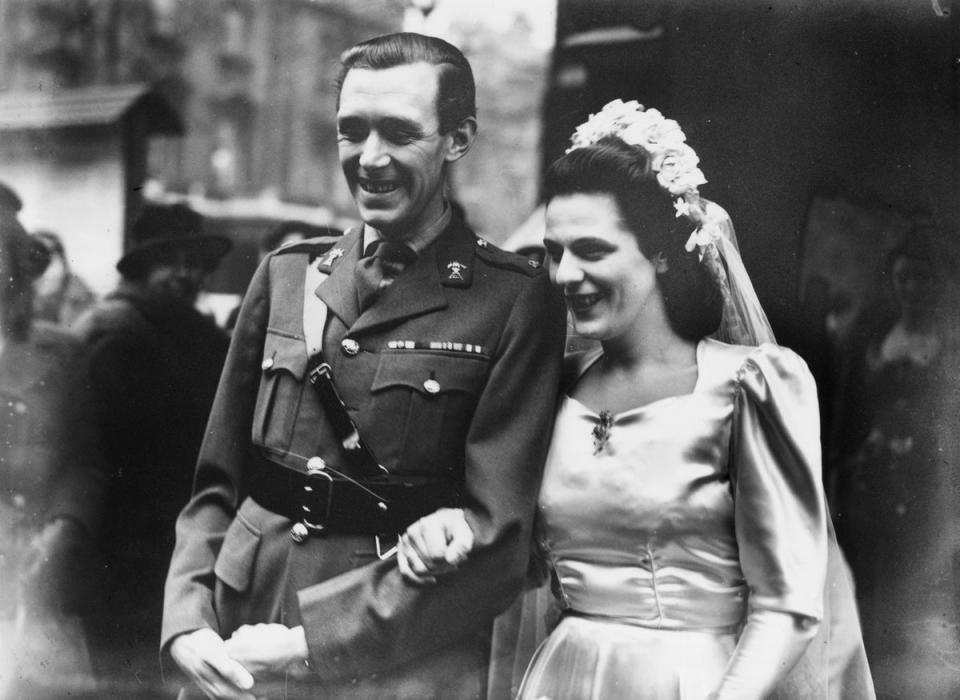 British army officer Major Bruce Shand (1917 - 2006) of the 12th Royal Lancers, marries Rosalind Cubitt, daughter of Roland Cubitt, 3rd Baron Ashcombe, at St Paul's Church in Knightsbridge, London, 2nd January 1946 (Getty Images)