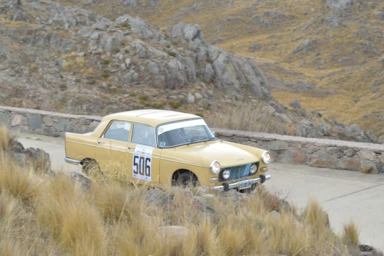 El paso de los coches por San Juan en los viejos Gran Premio (1957-1975), que eran de velocidad y no de regularidad, generó un fuerte anhelo de participar en el entonces niño Moisés Osman, durante los años sesentas; lo cumplió con creces.