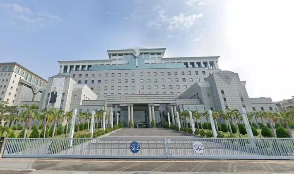 <strong>台南地院法官裁定詐團11人無保請回，引發檢警不滿。（圖/翻攝Google map ）</strong>