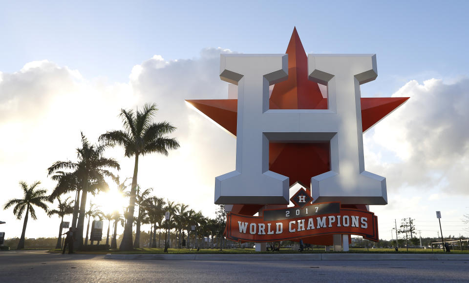 En esta foto del miércoles 12 de febrero de 2020, la entrada del campo de entrenamiento de primavera de los Astros de Houston en West Palm Beach, Florida. (Karen Warren/Houston Chronicle via AP)