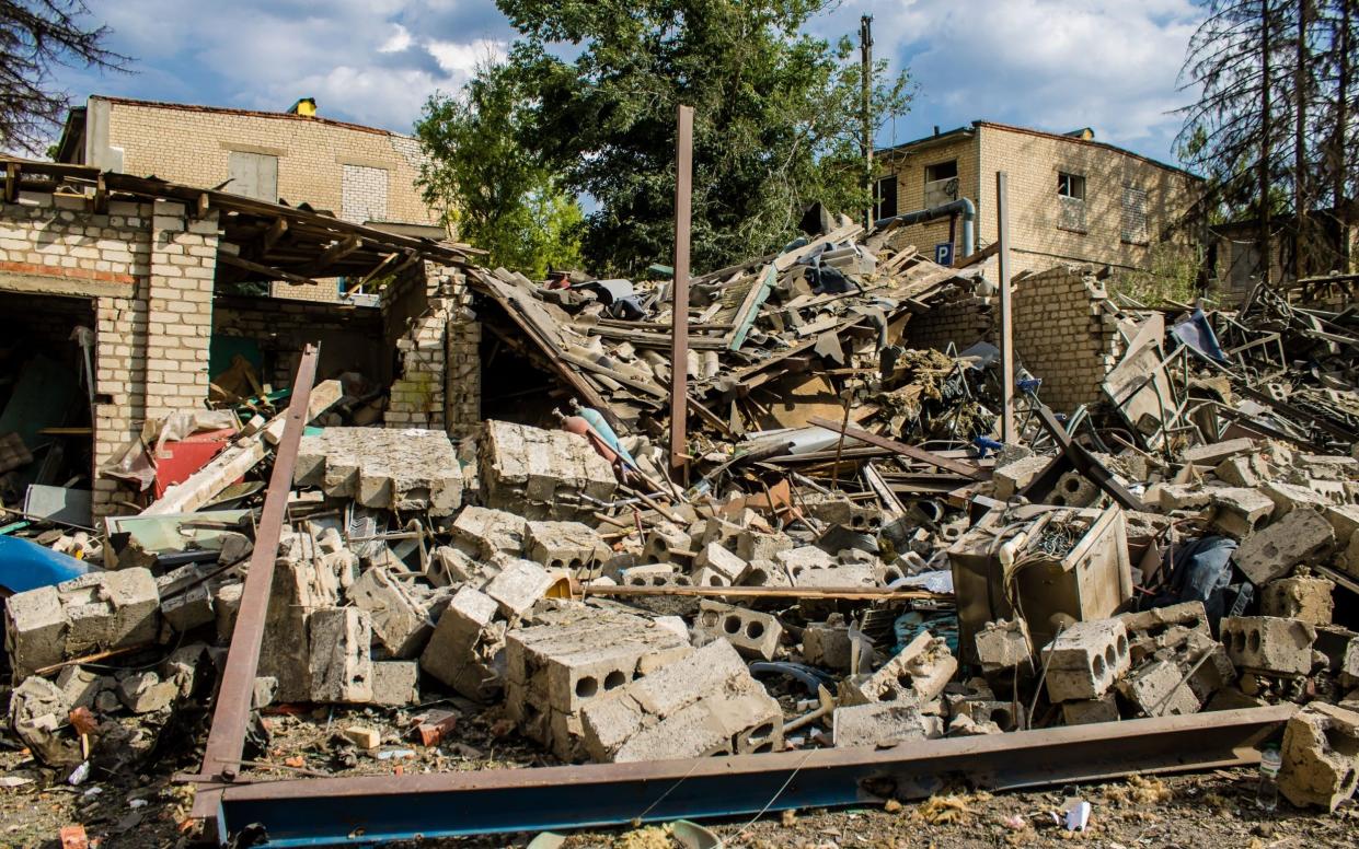 The Avtorska Shkola Boyko school in Kharkiv suffered an airstrike with a Russian UMPK KAB 250 guided bomb.