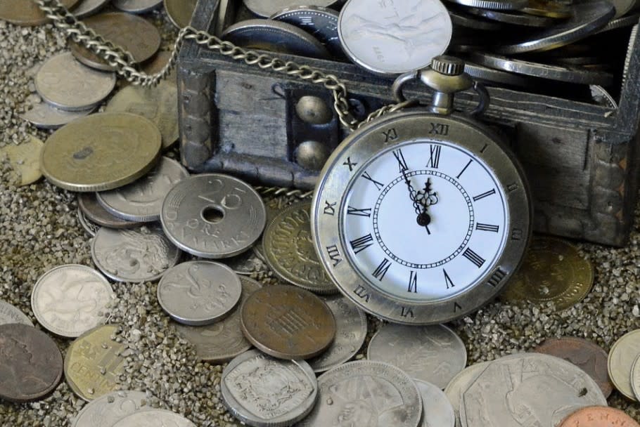 木箱內藏有超過100枚古代硬幣。（示意圖／Pixabay）