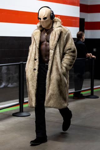 <p>Lauren Leigh Bacho/Getty</p> Cleveland browns David Njoku before the game against the Baltimore Ravens at