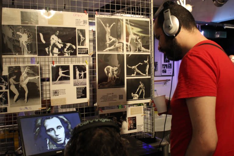 Visita a la muestra que la familia de Jorge Donn preparó para conmemorar al genial bailarín cuando se cumplen 30 años de su muerte 