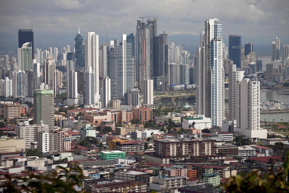 <p>Die Anzahl der europäischen, nordamerikanischen und chinesischen Investoren, die nach Panama strömen, wächst jeden Tag. Insbesondere Investoren, die kurzfristig Profit machen wollen, sind in Panama City an der richtige Adresse. Seit über einem Jahrzehnt ist die Wirtschaft dort nun schon stabil und das dürfte sich auch in nächster Zeit nicht ändern. </p>