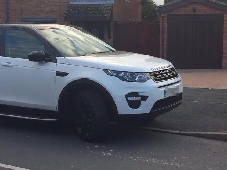 The Discovery blocking a driveway (Mercury/Caters)