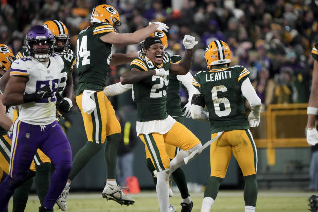 Packers Cruise Past Vikings in N.F.C. Wild-Card Game - The New