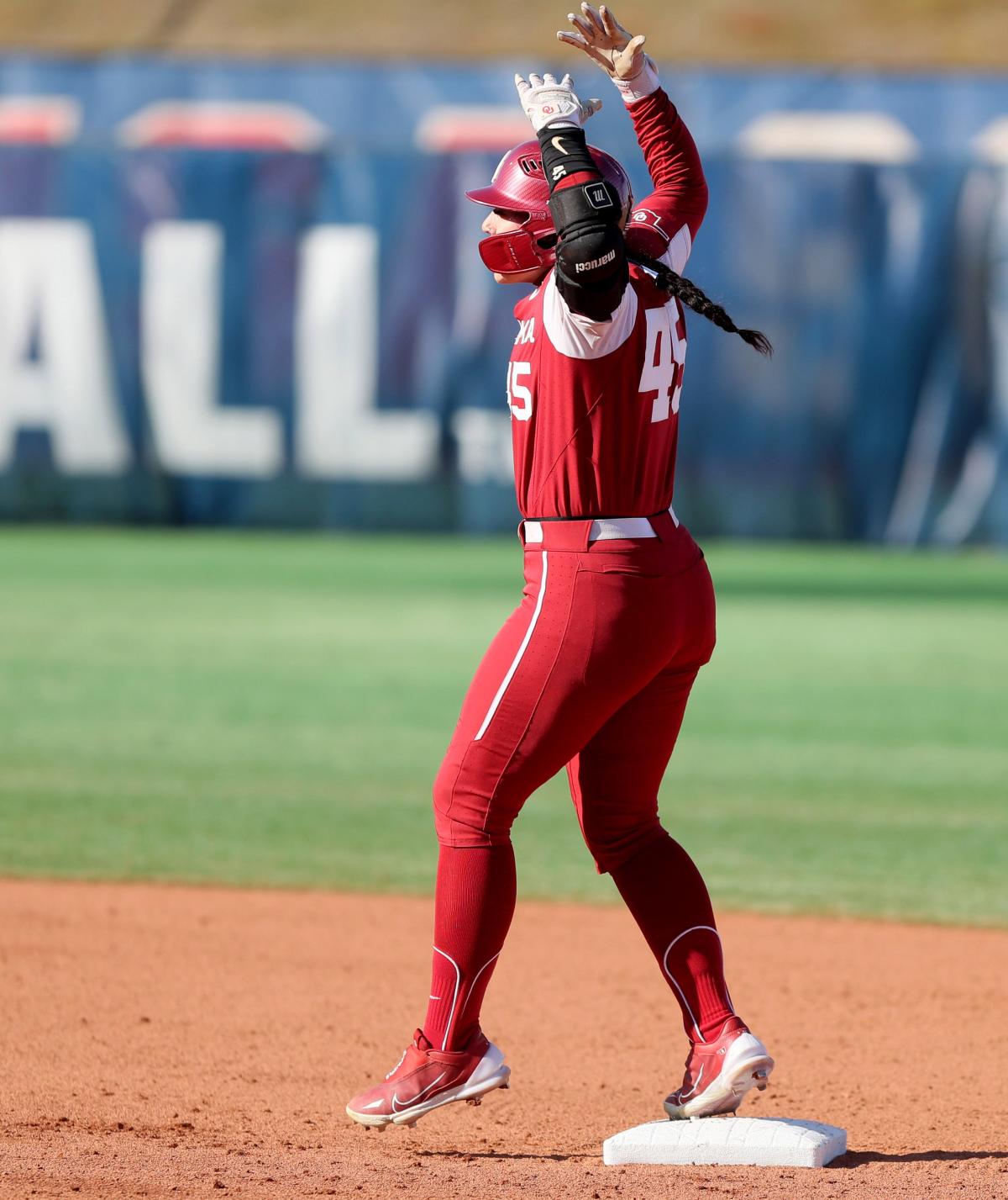 ou-softball-opens-hall-of-fame-classic-doubleheader-with-blowout-of