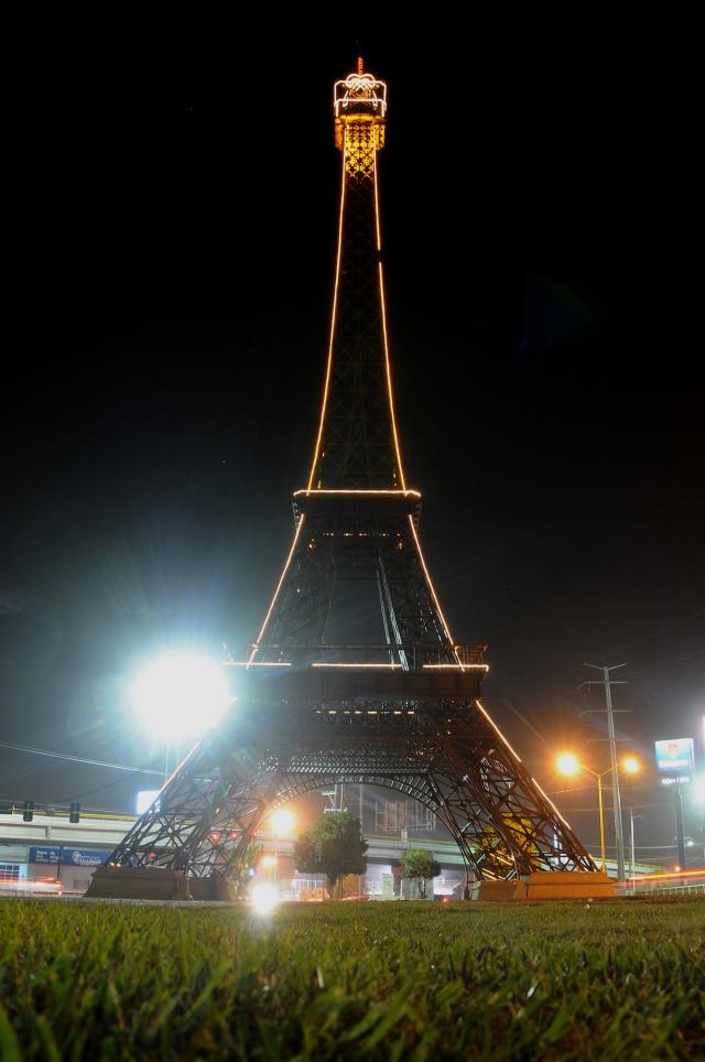 8 Replicas of the Eiffel Tower around the World - Explanders