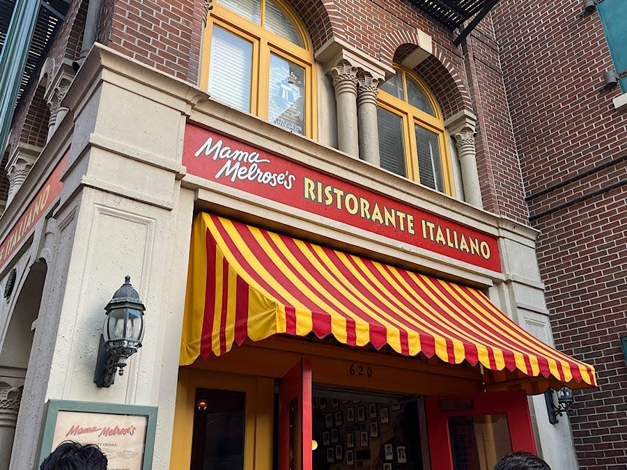 exterior shot of mama melrose italian restaurant in hollywood studios at disney world