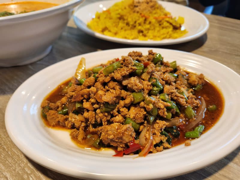 thai dynasty - basil pork