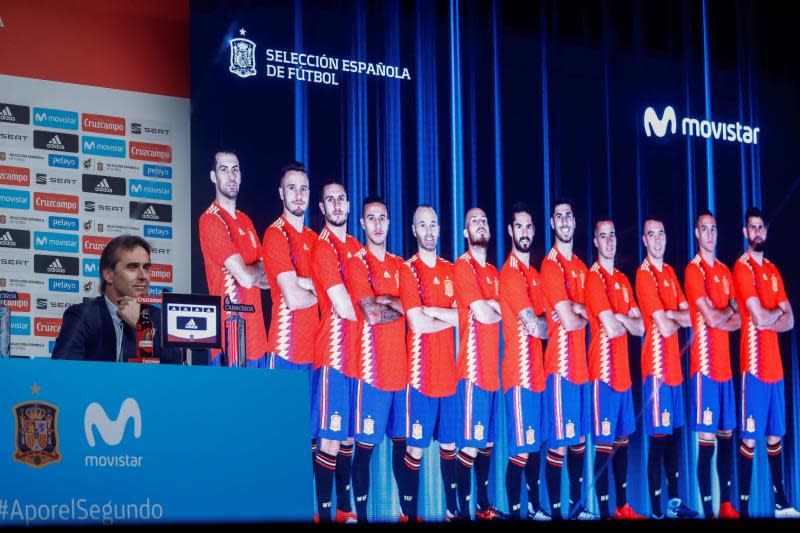 El seleccionador nacional de fútbol, Julen Lopetegui, anuncia la lista de jugadores para el Mundial de Rusia, hoy en el auditorio del distrito Telefónica en Madrid. EFE