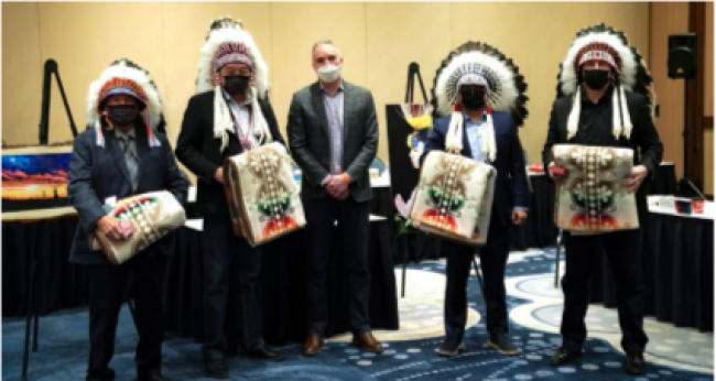 In February 2022, Enbridge and the First Nation Capital Investment Partnership announced an agreement to advance the Wabamun Hub. Colin Gruending, EVP & President, LP, is flanked by Treaty 6 Chiefs (from left): Chief Arthur Rain (Paul First Nation), Chief George Arcand Jr. (Alexander First Nation), Chief Billy Morin (Enoch Cree Nation) and Chief Tony Alexis (Alexis First Nation).