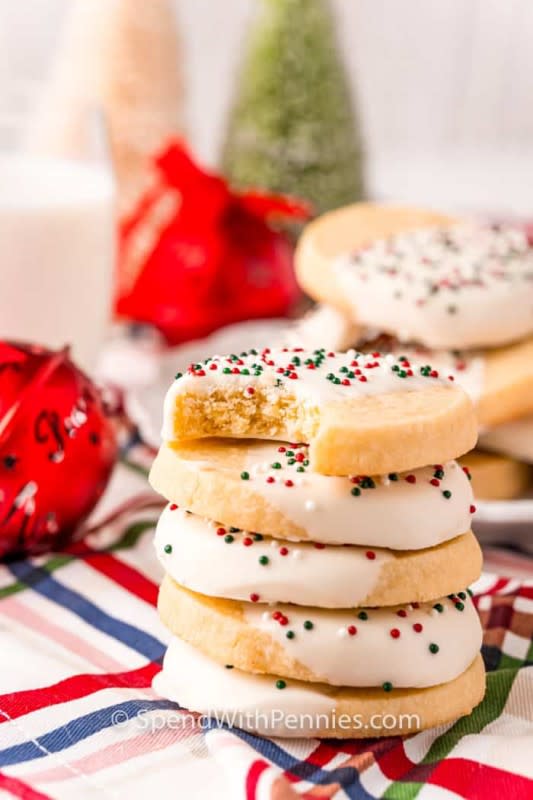 <p>Spend With Pennies</p><p>Simple butter cookies dipped in white chocolate can be decorated in lots of fun ways. </p><p><strong>Get the recipe: <a href="https://www.spendwithpennies.com/white-chocolate-cookies/" rel="nofollow noopener" target="_blank" data-ylk="slk:White Chocolate Cookies;elm:context_link;itc:0;sec:content-canvas" class="link ">White Chocolate Cookies</a></strong></p>