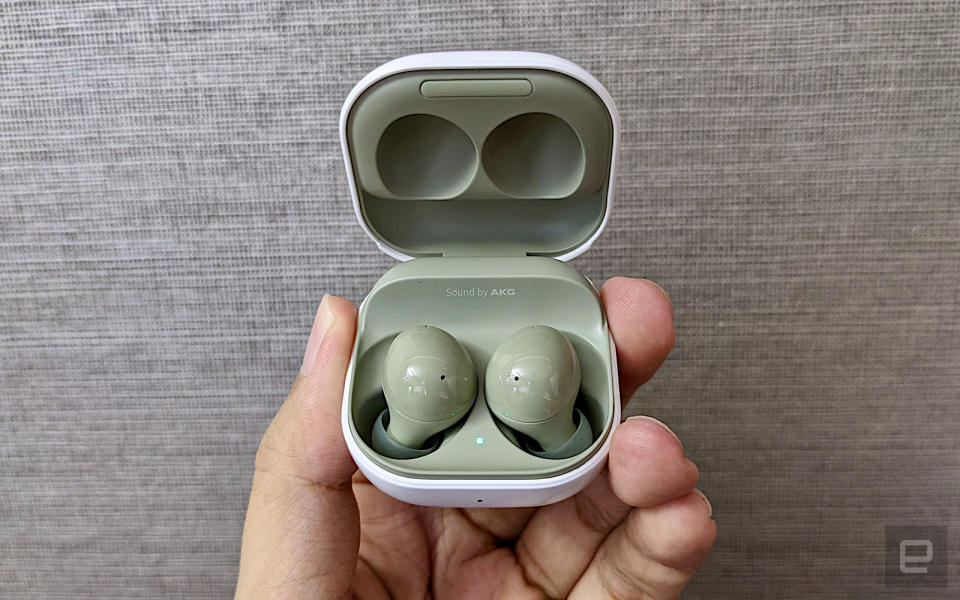 <p>Samsung Galaxy Buds 2</p>
