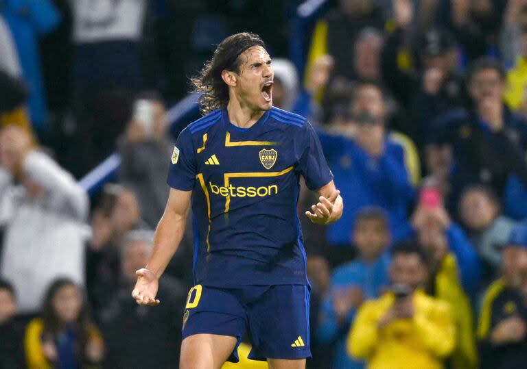 El festejo más reciente de Cavani, por el gol a Godoy Cruz que otorgó a Boca la clasificación para los cuartos de final de la Copa de la Liga Profesional.