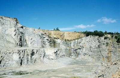 Dans le limousin, ces roches étonnantes trouvent leur origine dans l’impact d’un astéroïde il y a 207 millions d’années. Philippe Chèvremont, DR, Fourni par l'auteur