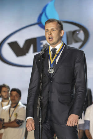 Serhiy Kurchenko, the owner of Vetek Group and Ukrainian soccer club Metalist Kharkiv, speaks to guests in Kharkiv during celebrations after Metalist Kharkiv won silver medals in the Ukrainian Premier League, June 27, 2013. REUTERS/Stringer