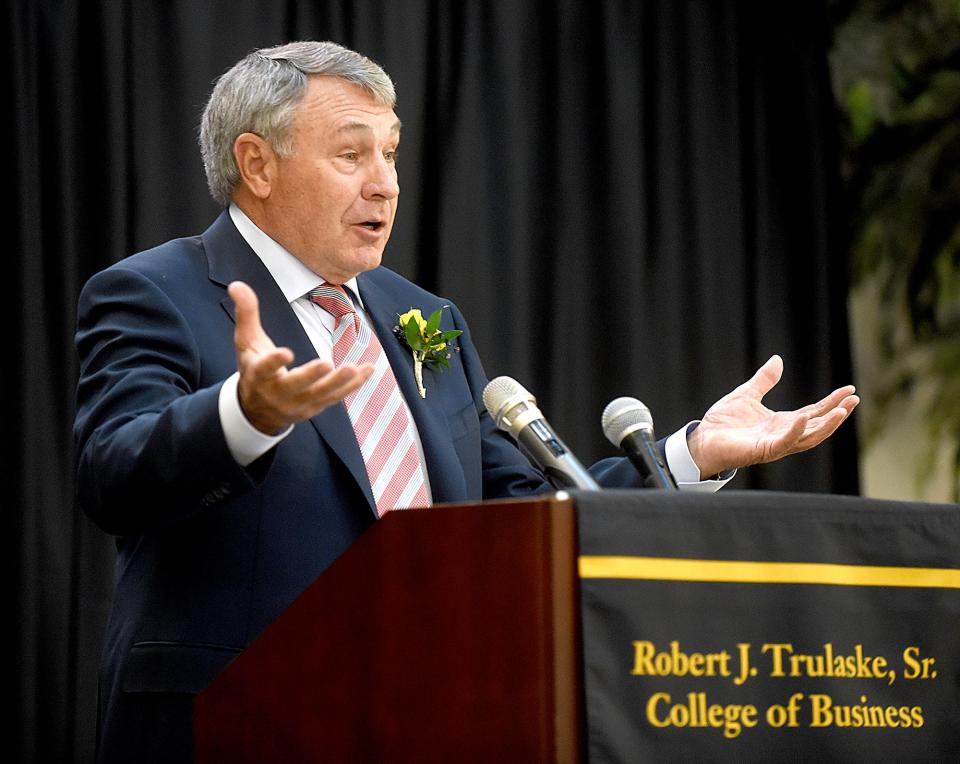 Irl Engelhardt gives advice to business students at the Robert J. Trulaske Sr. College of Business on Friday at Cornell Hall. Engelhardt and his wife, Sue, gave a $1.8 million donation to the Heartland Scholars Academy at the Robert J. Trulaske Sr. College of Business on Friday at Cornell Hall. The Engelhardts began the Heartland Scholars Academy to provide first-generation rural students with the tools and skills to achieve academic success at the university.