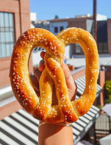 <p>Wetzelâ€™s Pretzels</p> Wetzel's Pretzels announces 30th anniversary and National Pretzel Day celebrations.