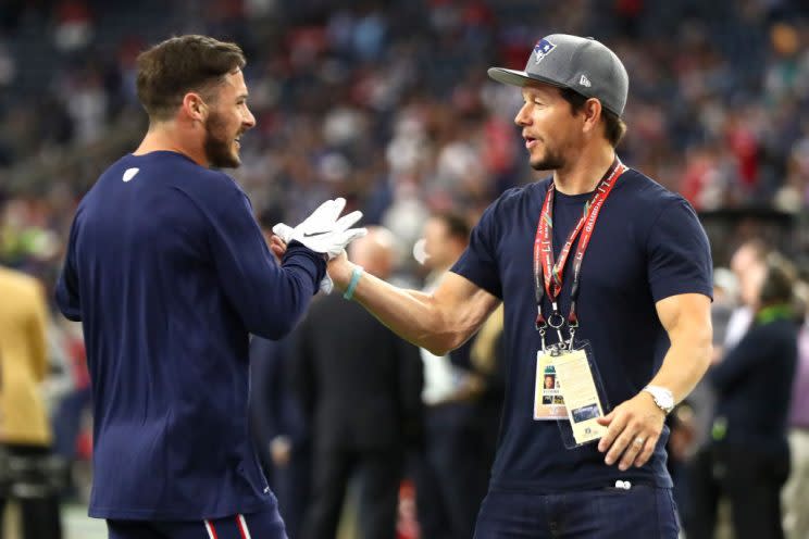 Mark Wahlberg (r.), als er noch im Stadion war… (Foto: Getty Images)