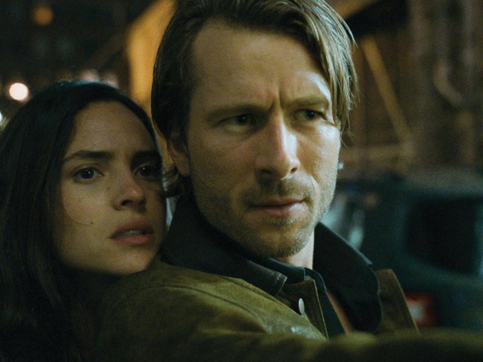 Adria Arjona and Glen Powell star in Richard Linklater’s ‘Hit Man’ (Netflix)