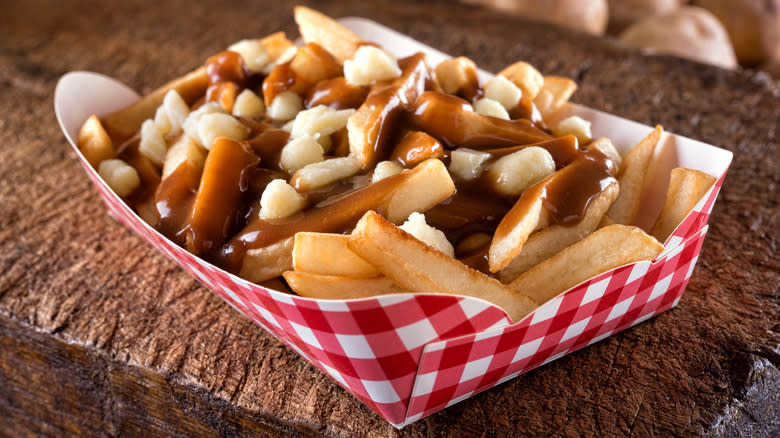 Poutine in paper container