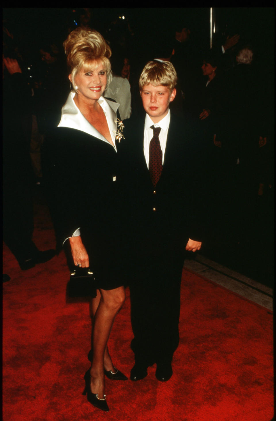 Ivana Trump con su hijo Eric en la premier de la película  