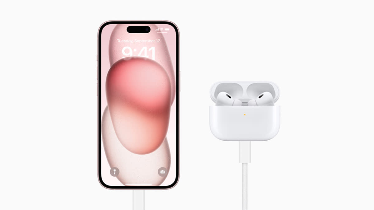  iPhone 15 with AirPods 