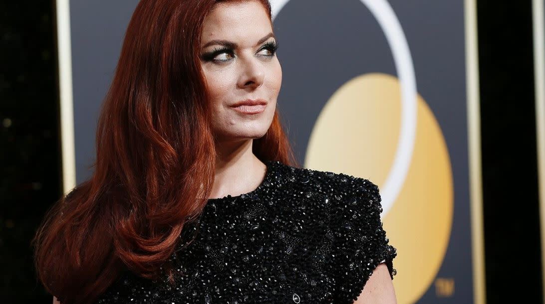 Debra Messing criticises E! during E! red carpet interview