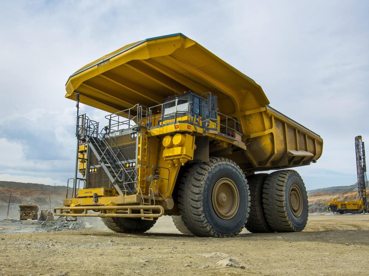 Electric mining truck