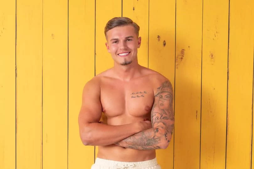 Hugo Godfroy Casa Amor Love Island