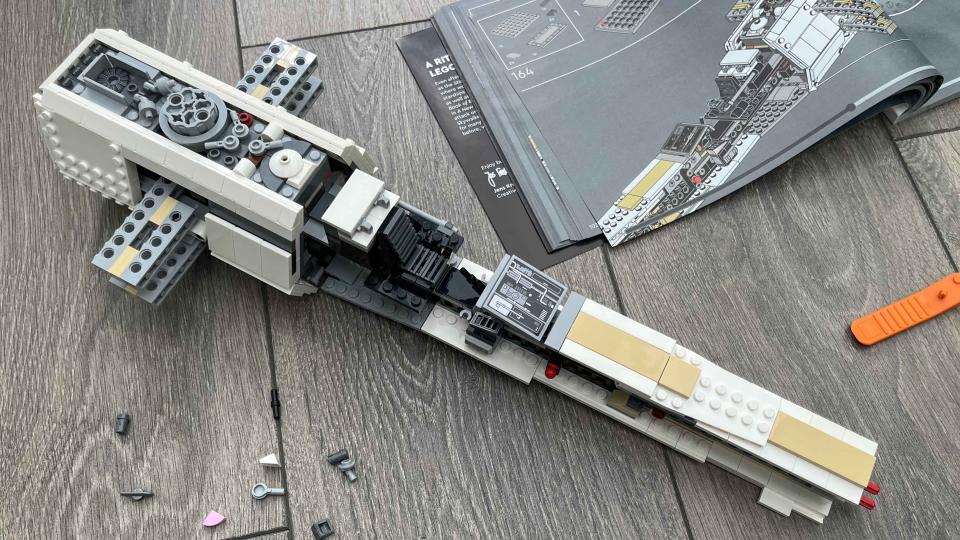 Building the Lego Star Wars UCS X-Wing Starfighter (75355)