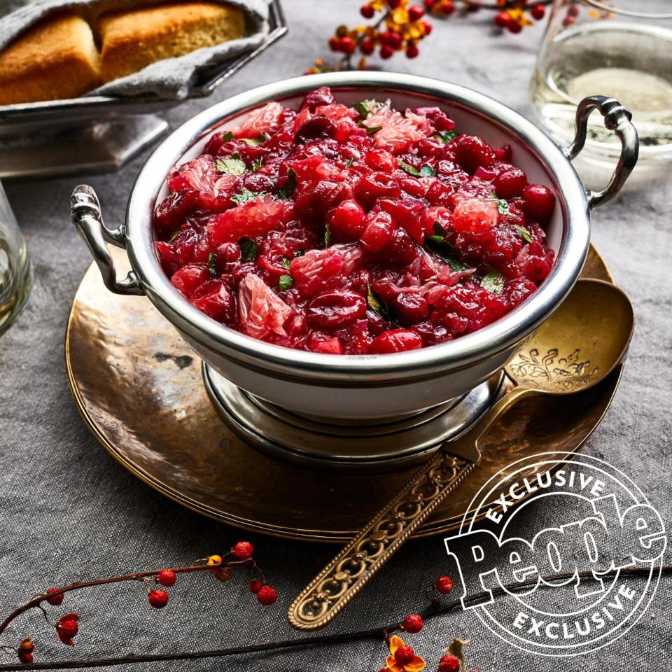 Bobby Flay's Cranberry & Grapefruit Sauce