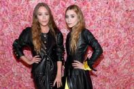 Sie waren beliebte Kinderstars, haben ihre Hollywood-Karriere aber längst zugunsten ihrer Unternehmertätigkeiten aufgegeben: Mary-Kate und Ashley Olsen besitzen mit The Row und Elisabeth and James gleich zwei Mode- und Lifestyle-Marken. Ihr geschätztes Vermögen: 400 Millionen Dollar. (Bild: Kevin Mazur/MG19/Getty Images for The Met Museum/Vogue)