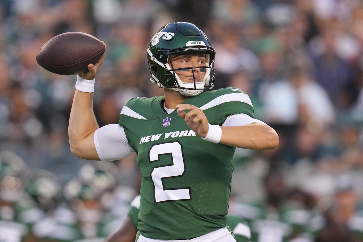 PHILADELPHIA, PA - AUGUST 12: Zach Wilson #2 of the New York Jets passes the ball against the Philadelphia Eagles during the preseason game at Lincoln Financial Field on August 12, 2022 in Philadelphia, Pennsylvania. The Jets defeated the Eagles 24-21. (Photo by Mitchell Leff/Getty Images)