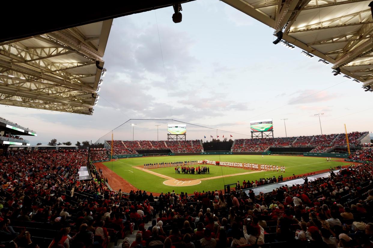Vista general del nuevo estadio de Béisbol Alfredo Harp Helú durante el juego inaugural con los Diablos Rojos, equipo más ganador del béisbol mexicano, con un encuentro ante los Padres de San Diego de las Grandes Ligas, / Foto: EFE