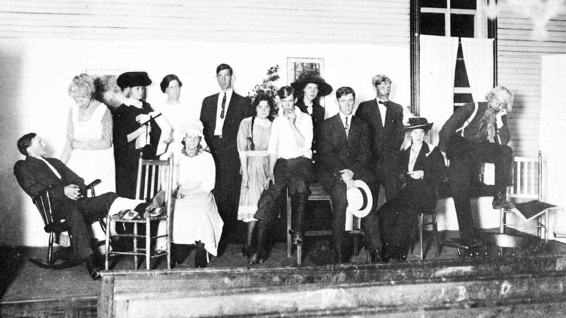 The senior class at Oneida Baptist Institute presented a play in 1913.