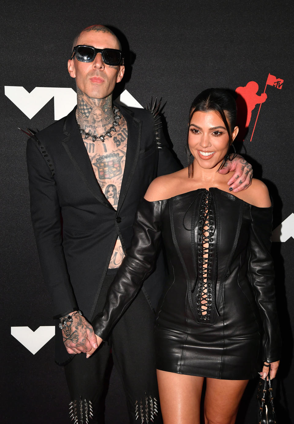 worst red carpet - kourtney and travis